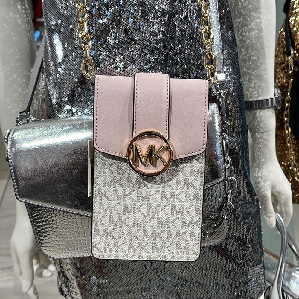 Michael Kors Carmen Small Logo Smartphone Crossbody Bag
Powder Blush Multi - Picture 9 of 16
